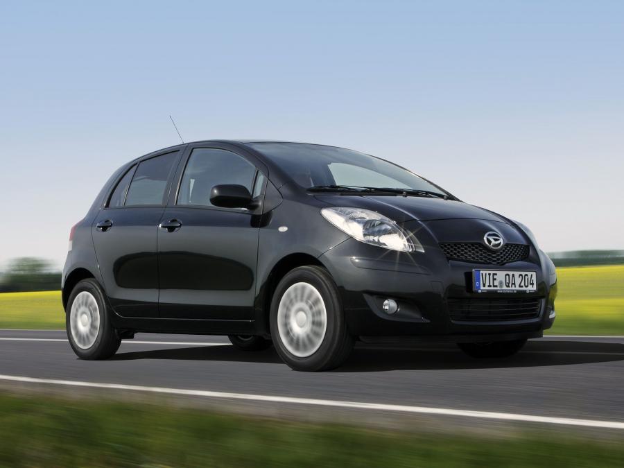  Daihatsu Charade 2011 года  (EU) (фото 10 из 16)